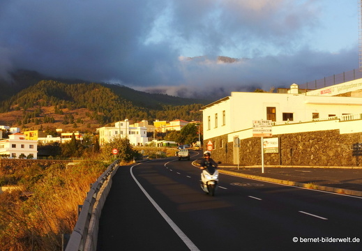 19-11-05-la palma-anreise-calle taburiente-Bushaltestelle-