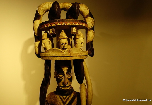 19-11-16-santa cruz-ausstellung- africa babel-024