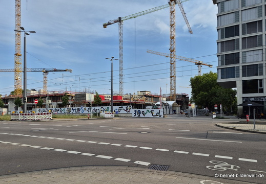 25-08-27-karlsruhe-landratsamt bruecke-