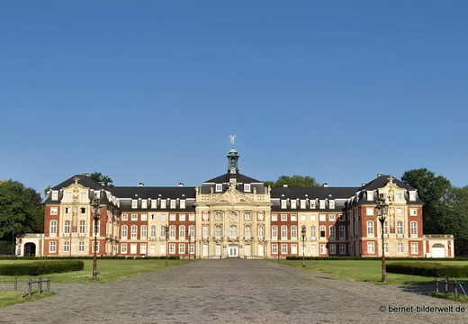 26-06-25-ms-schlossplatz-001