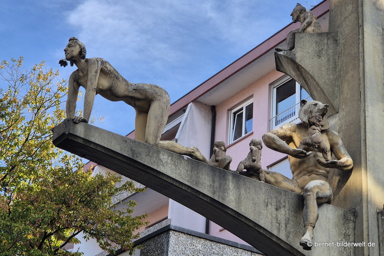 26-09-29-singen-lenk-skulptur-paradiesbaum-005.jpg
