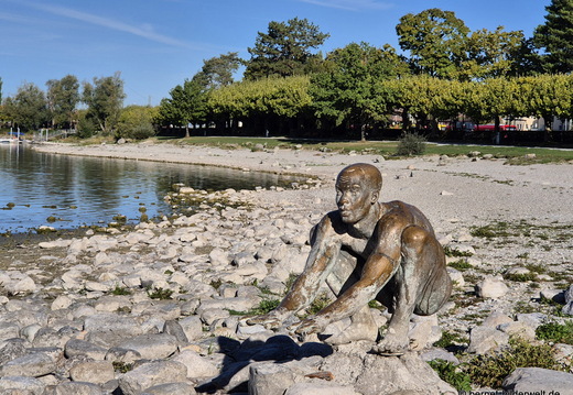 26-09-25-radolfzell-skulptur-elninjo-niedrigwasser-001